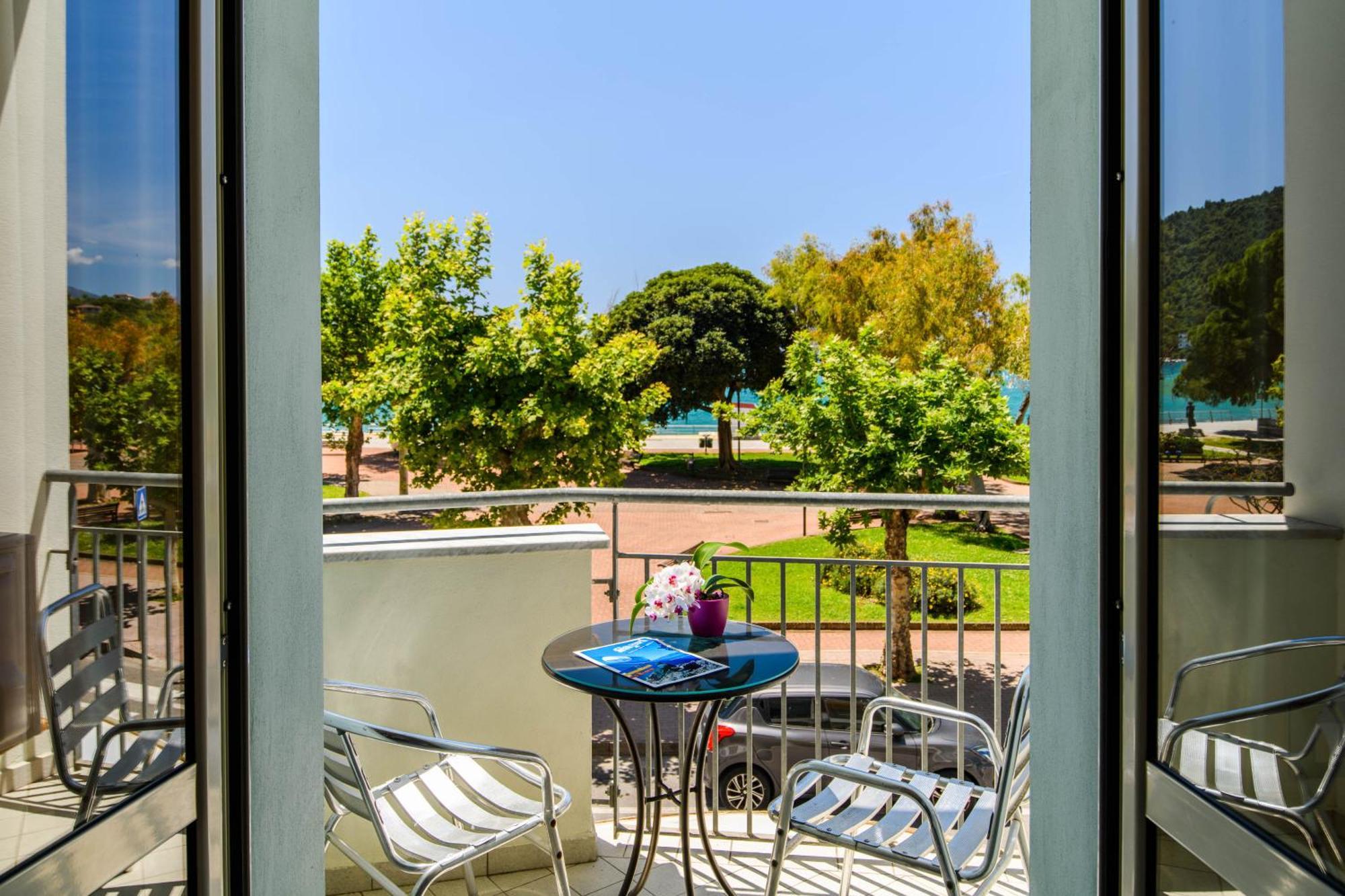 Hotel Tirreno Sapri Bagian luar foto