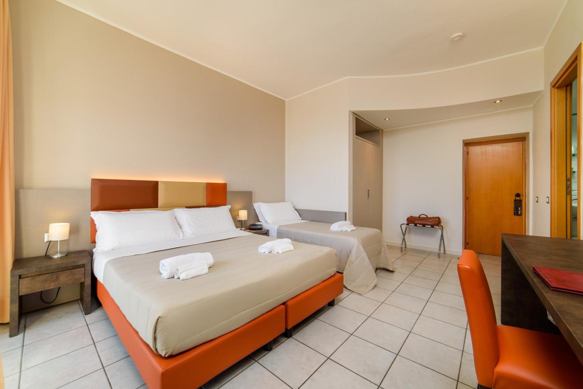Hotel Tirreno Sapri Bagian luar foto